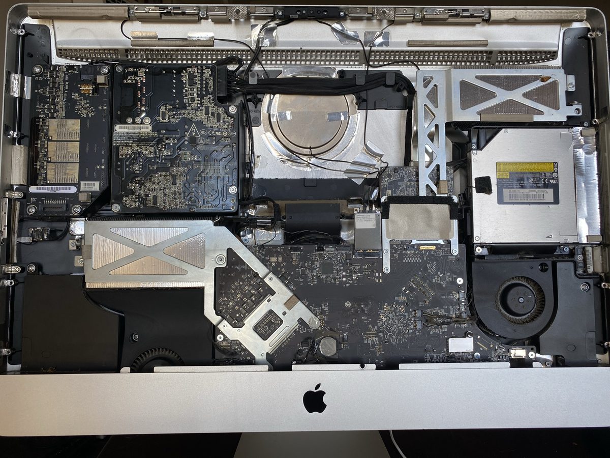 iMac teardown and internal cleaning
